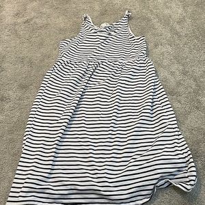 Cute H&M maternity dress - flexible for full pregnancy - no longer needed!